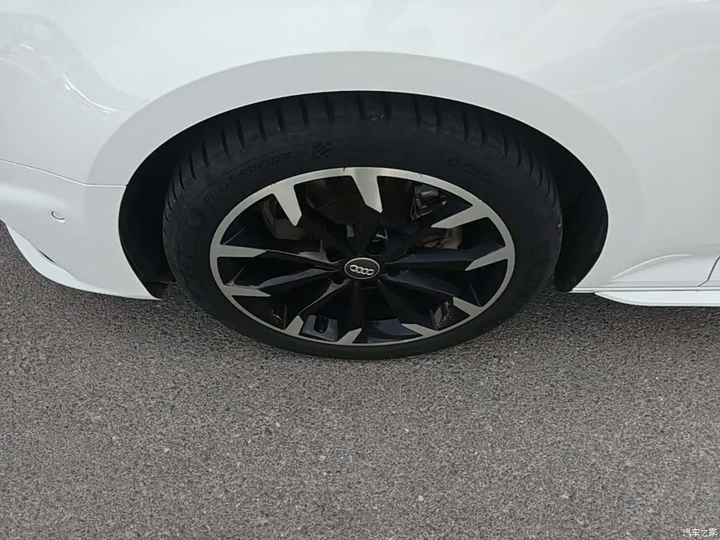 Audi A4L, 2019 23