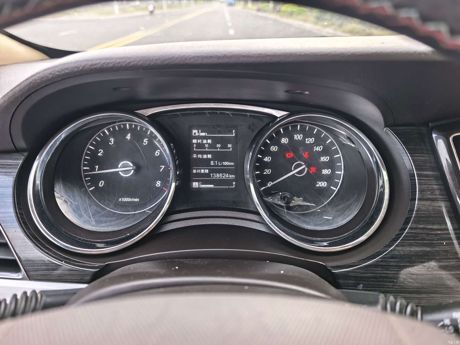 Wuling 730, 2015 6