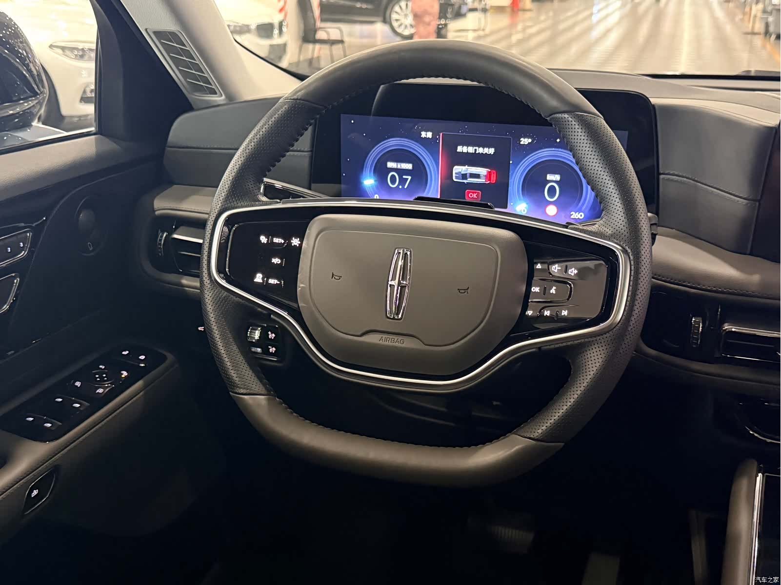 Lincoln Aviator, 2025 12