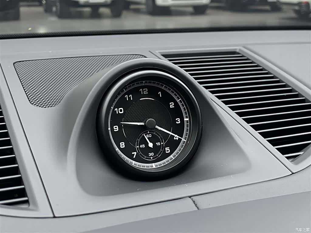 Porsche Macan, 2025 22