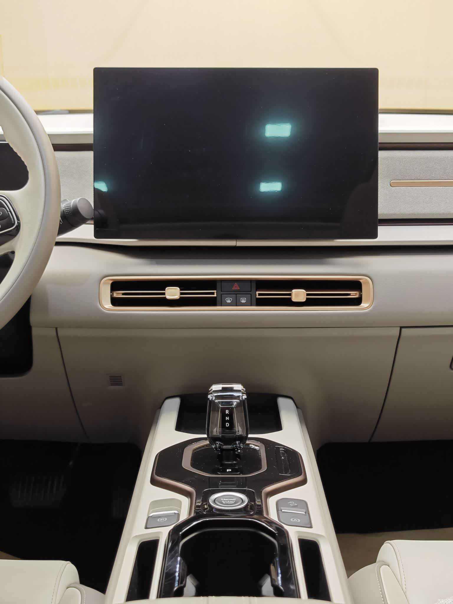 Geely Icon, 2025 19