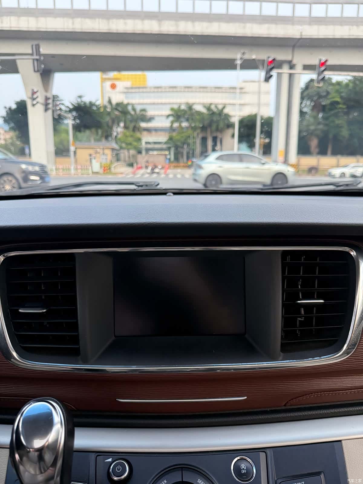 Buick GL8, 2019 12