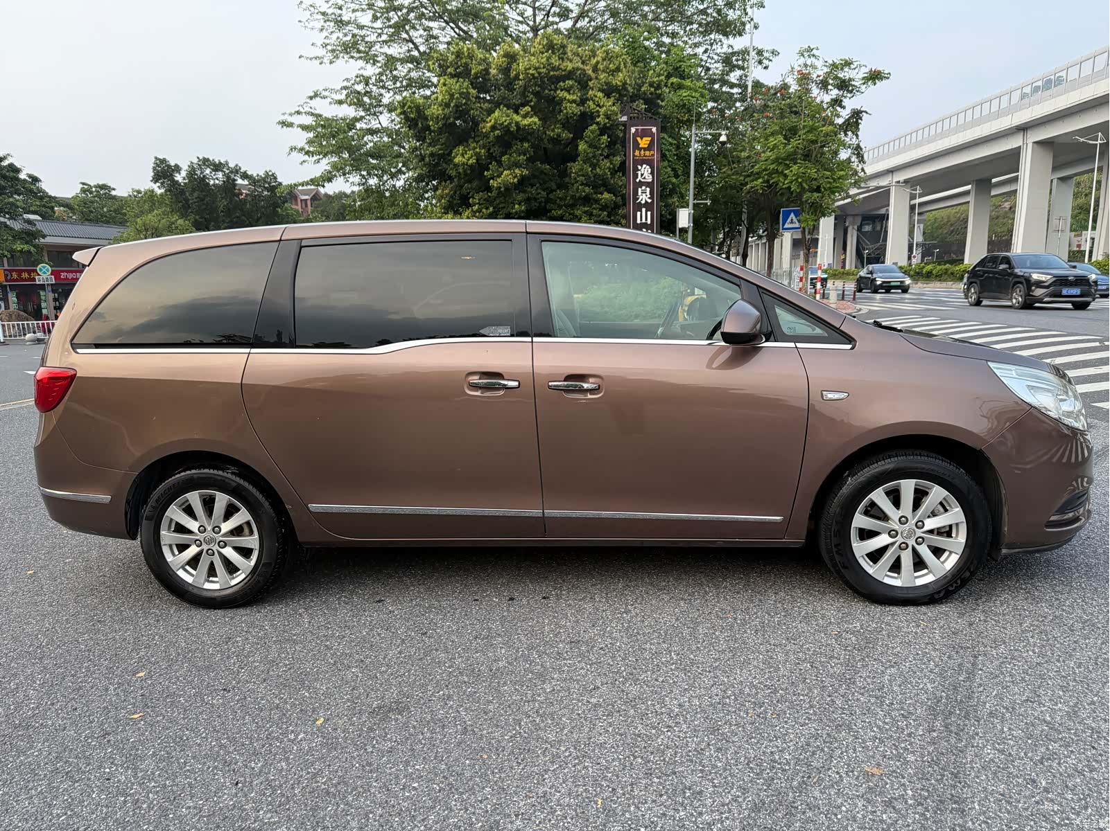 Buick GL8, 2019 4
