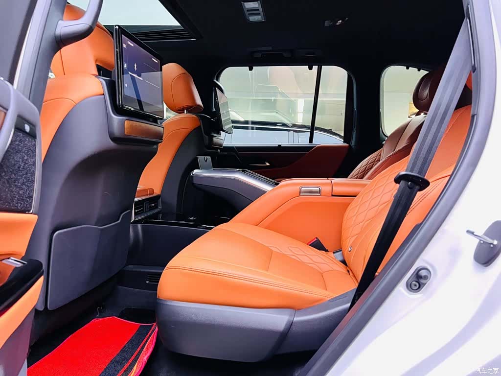 Lexus LX, 2022 15