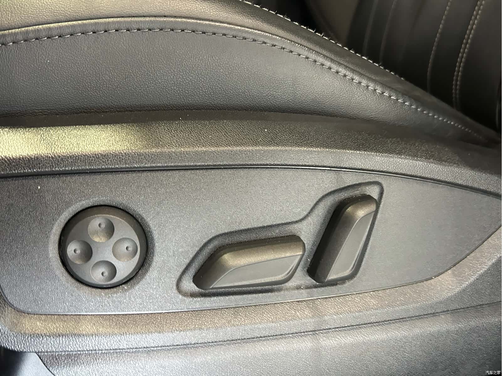 Audi Q5L, 2022 11