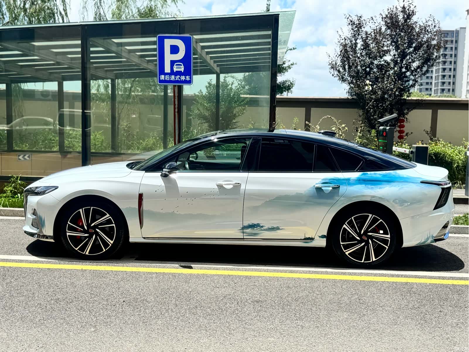 Hongqi H6, 2025 10