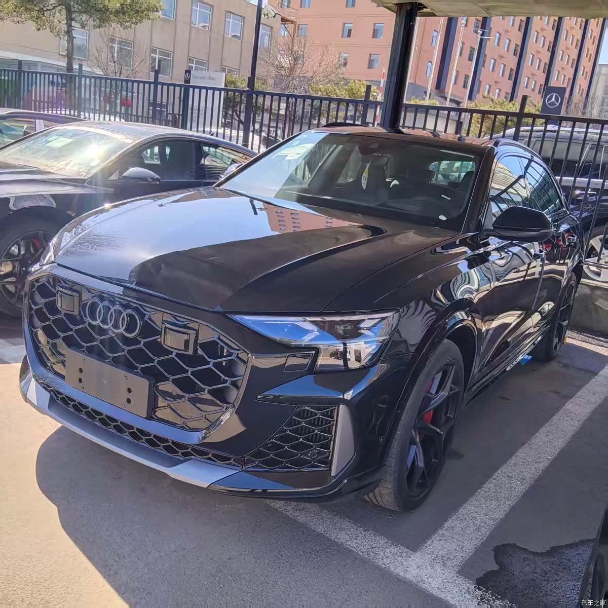 Audi Q8, 1900 2