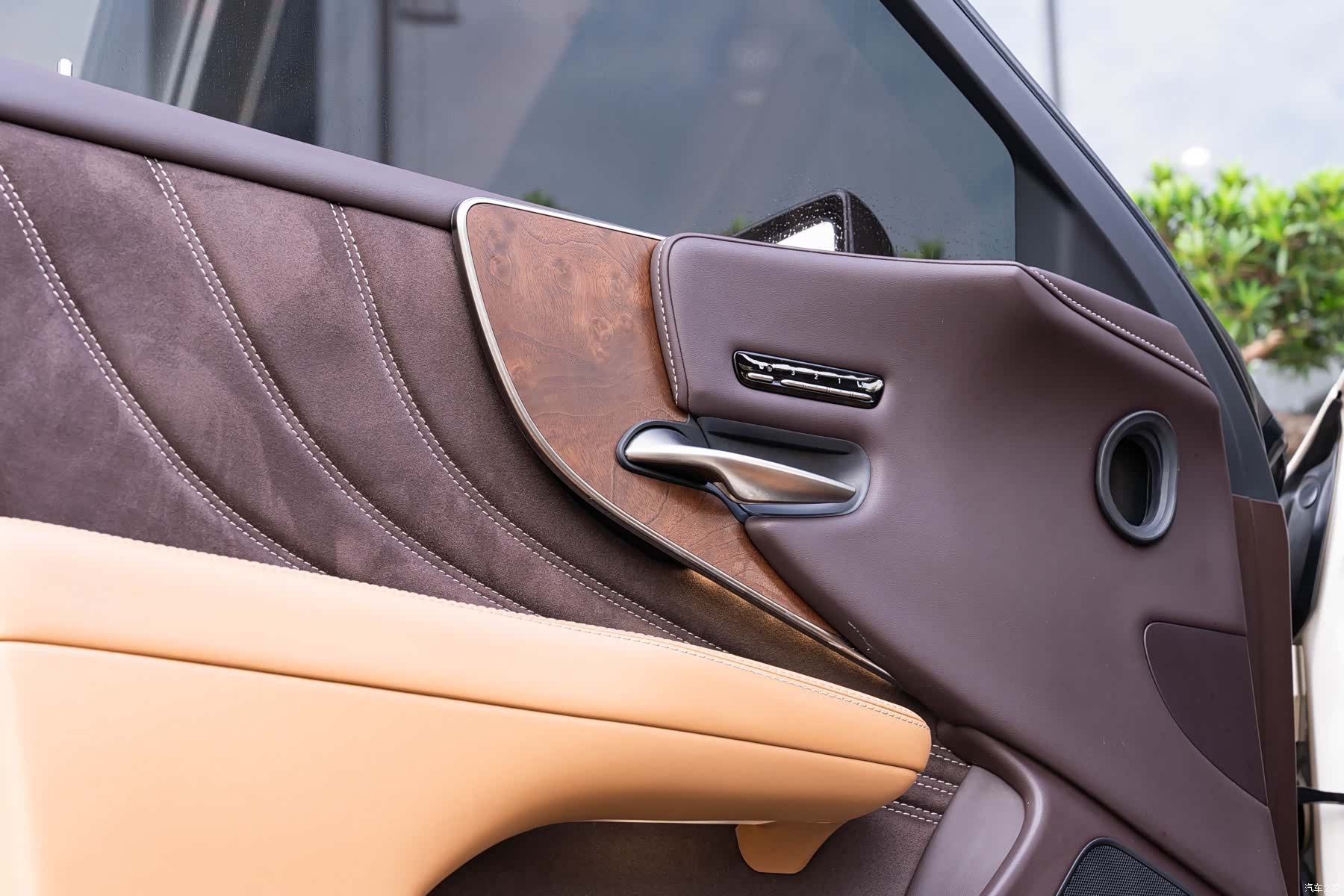 Lexus LS, 2018 21