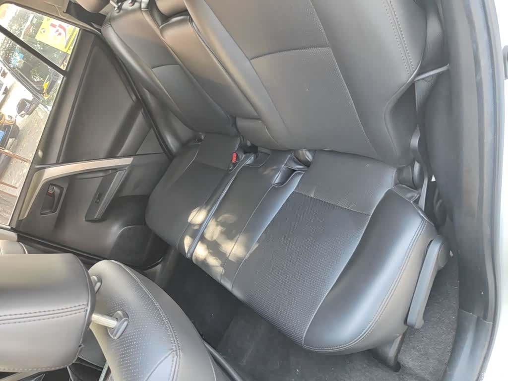 Toyota RAV4, 2016 17