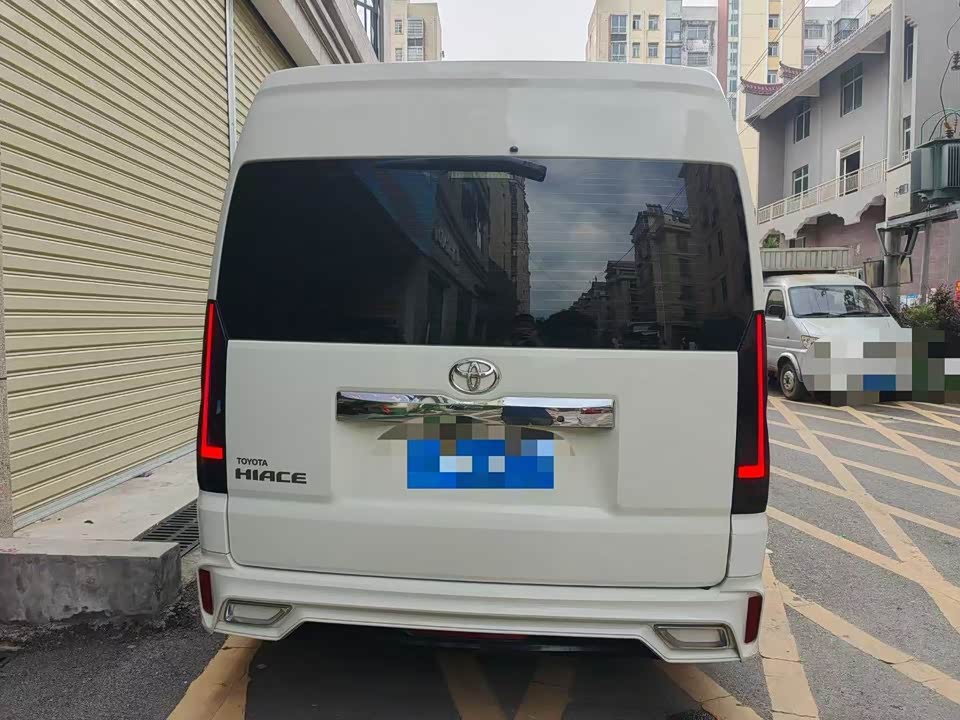 Toyota HIACE Toyota HIACE
