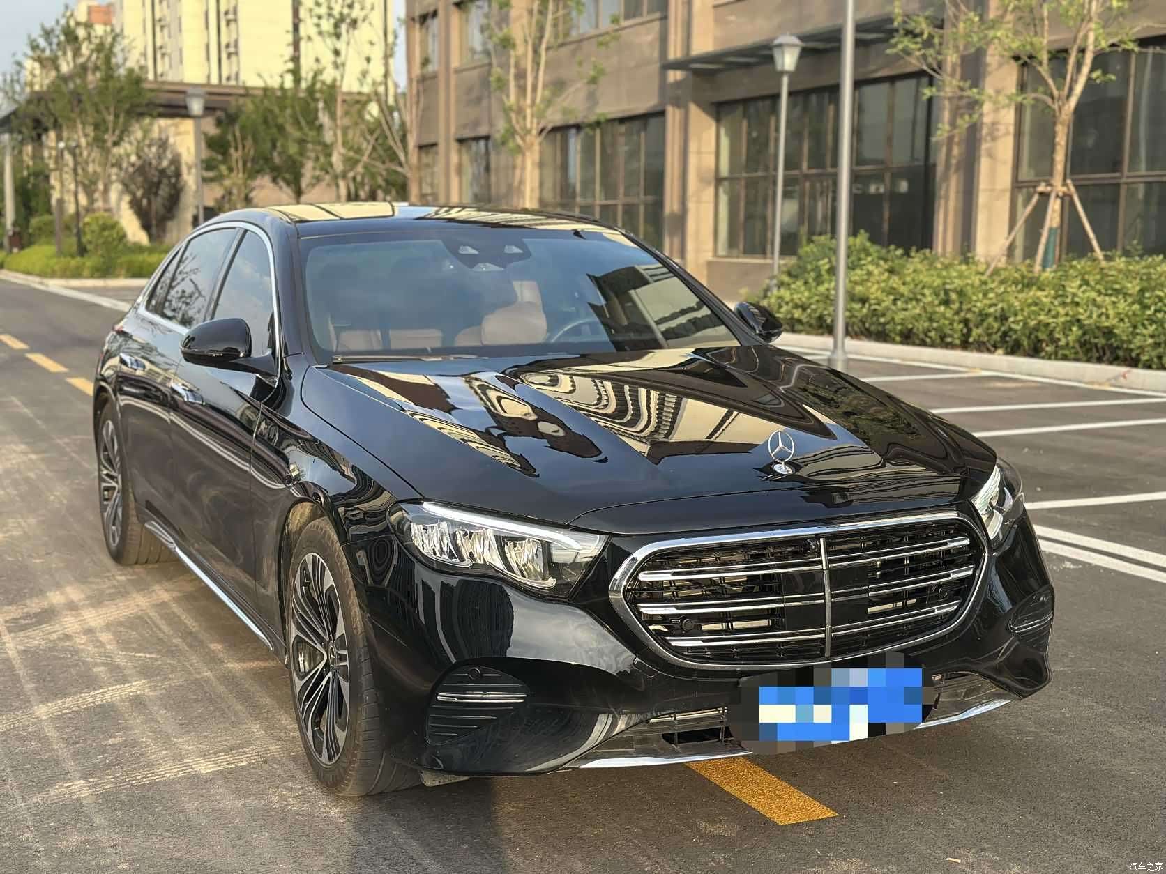Mercedes-Benz E-Class, 2024 3