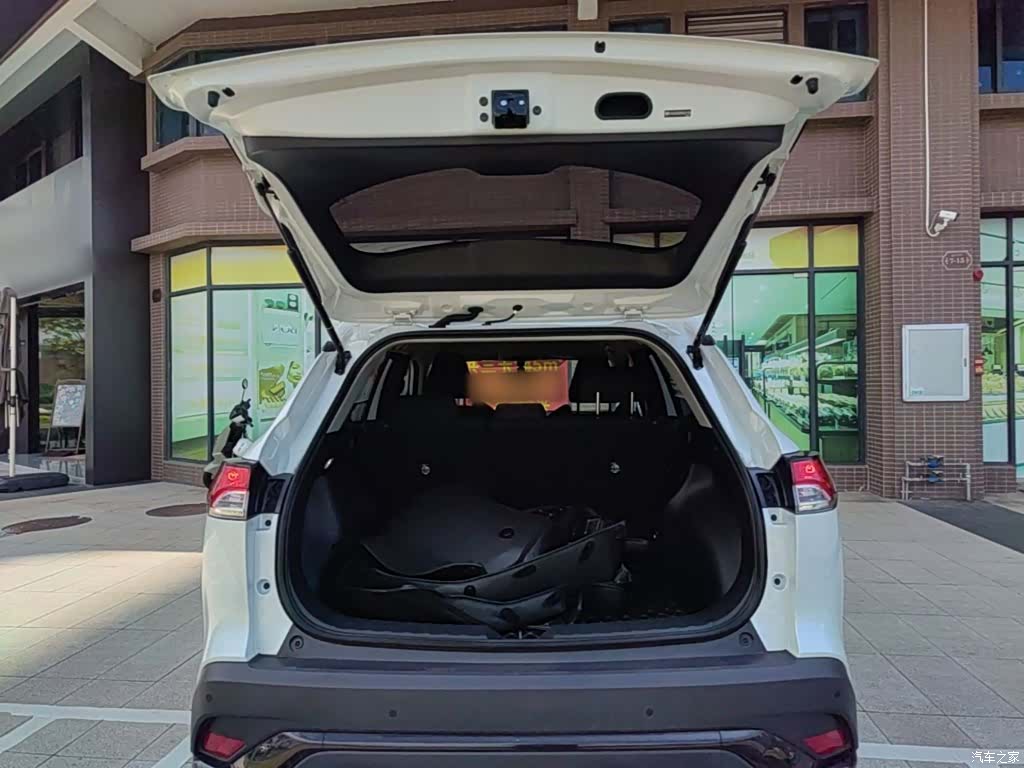 Toyota Frontlander, 2023 19