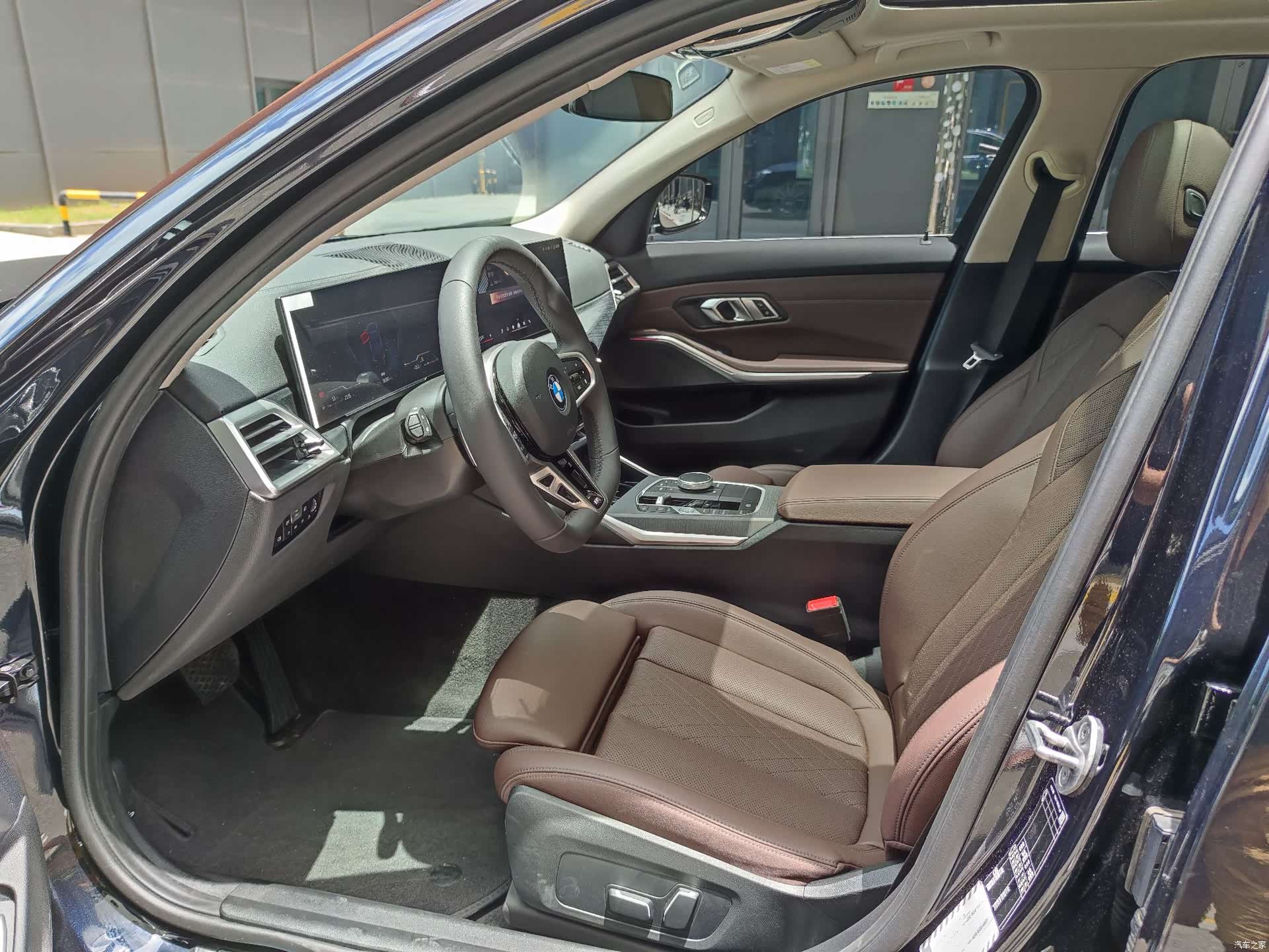 BMW 3 Series, 2024 все фото
