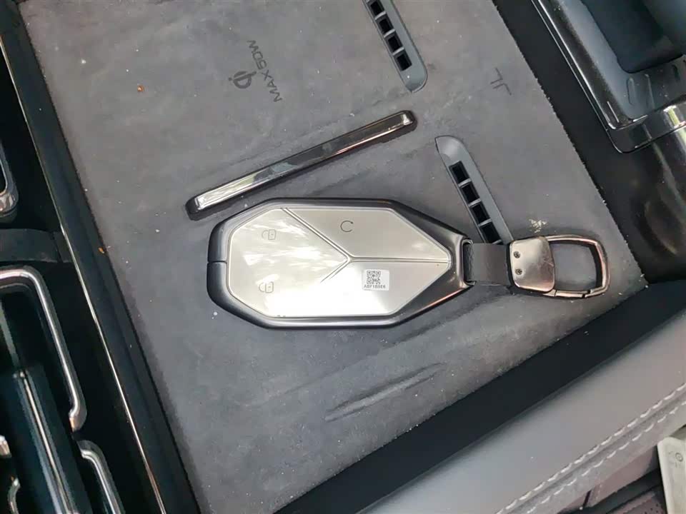 BYD Leopard 5 BYD Leopard 5