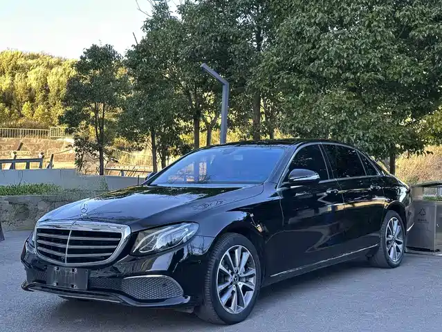 Mercedes-Benz E-Class 2017 — купить из Китая под заказ