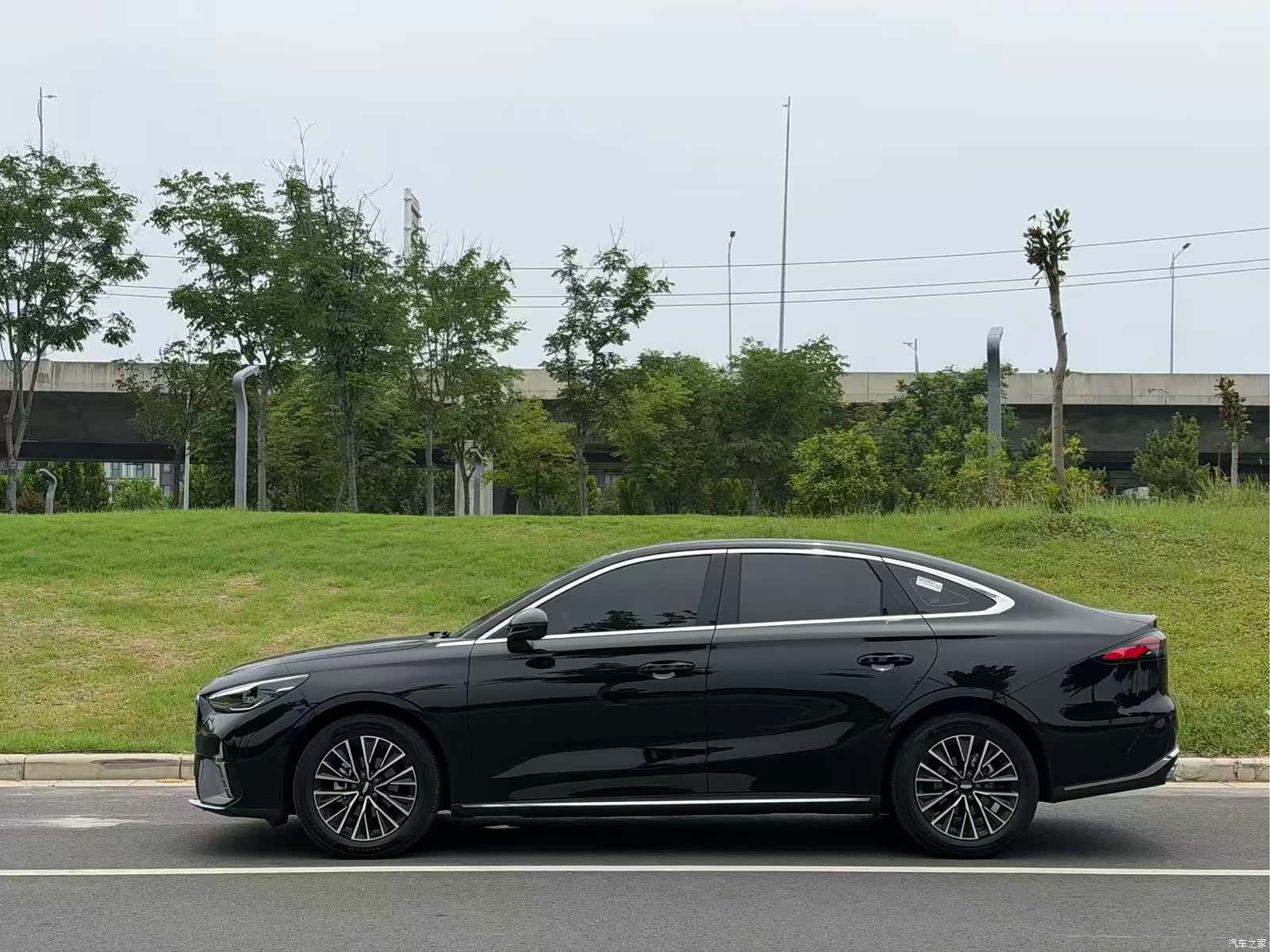 Geely Emgrand, 2026 3