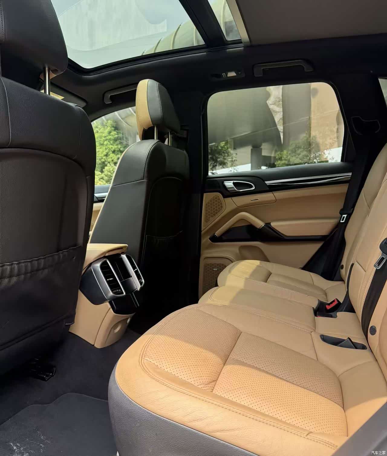 Porsche Cayenne, 2015 8