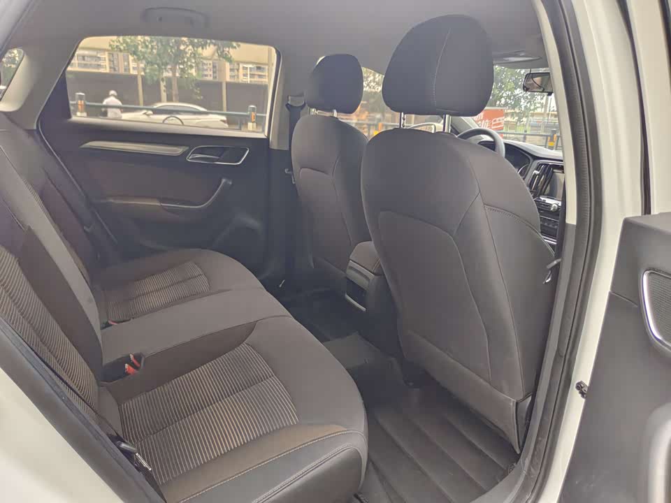 Roewe i6 Roewe i6