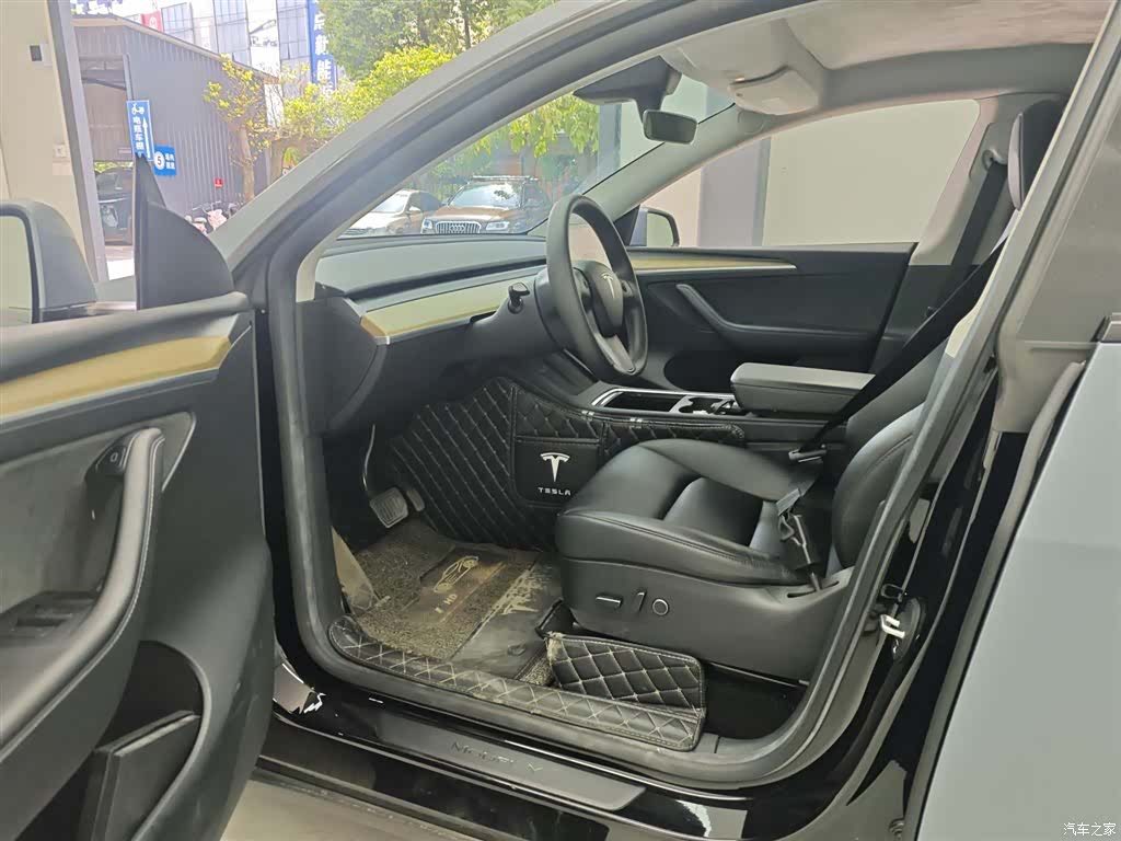 Tesla Model Y, 2022 11