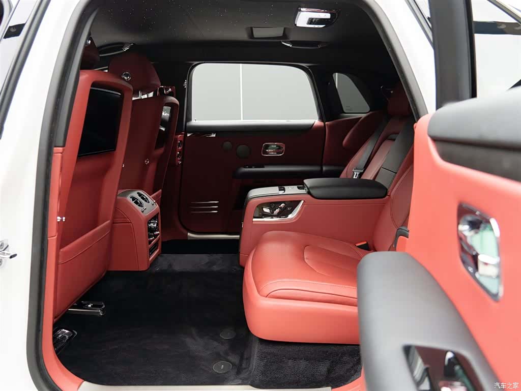 Rolls-Royce Ghost, 2022 11