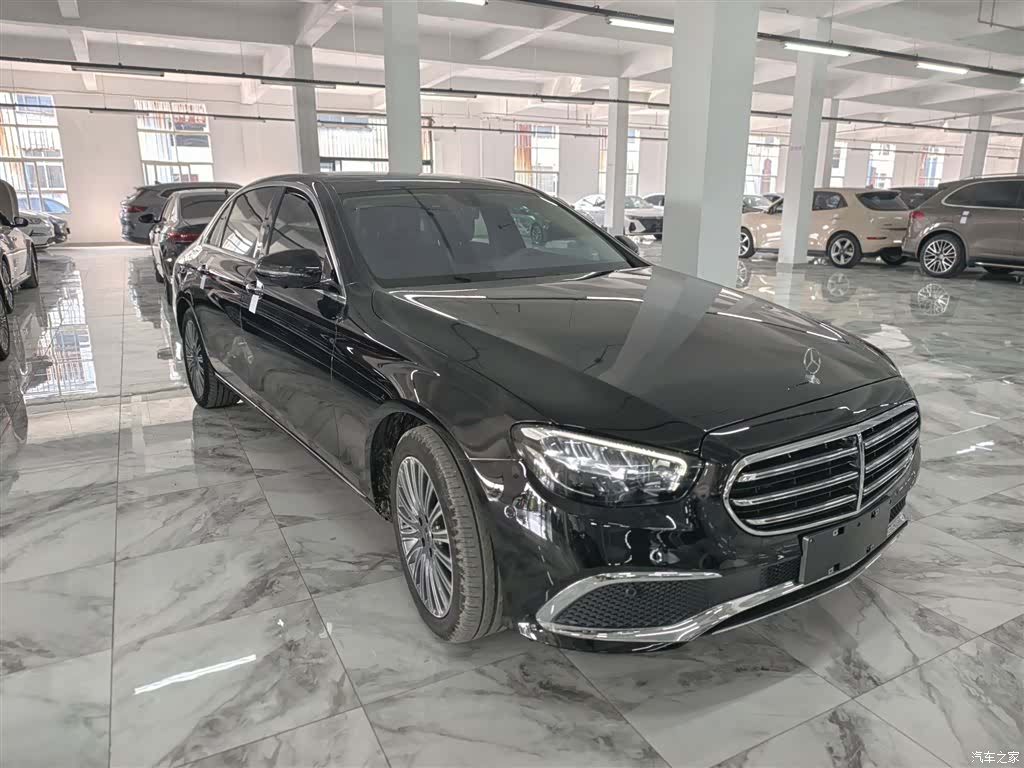 Mercedes-Benz E-Class, 2023 4