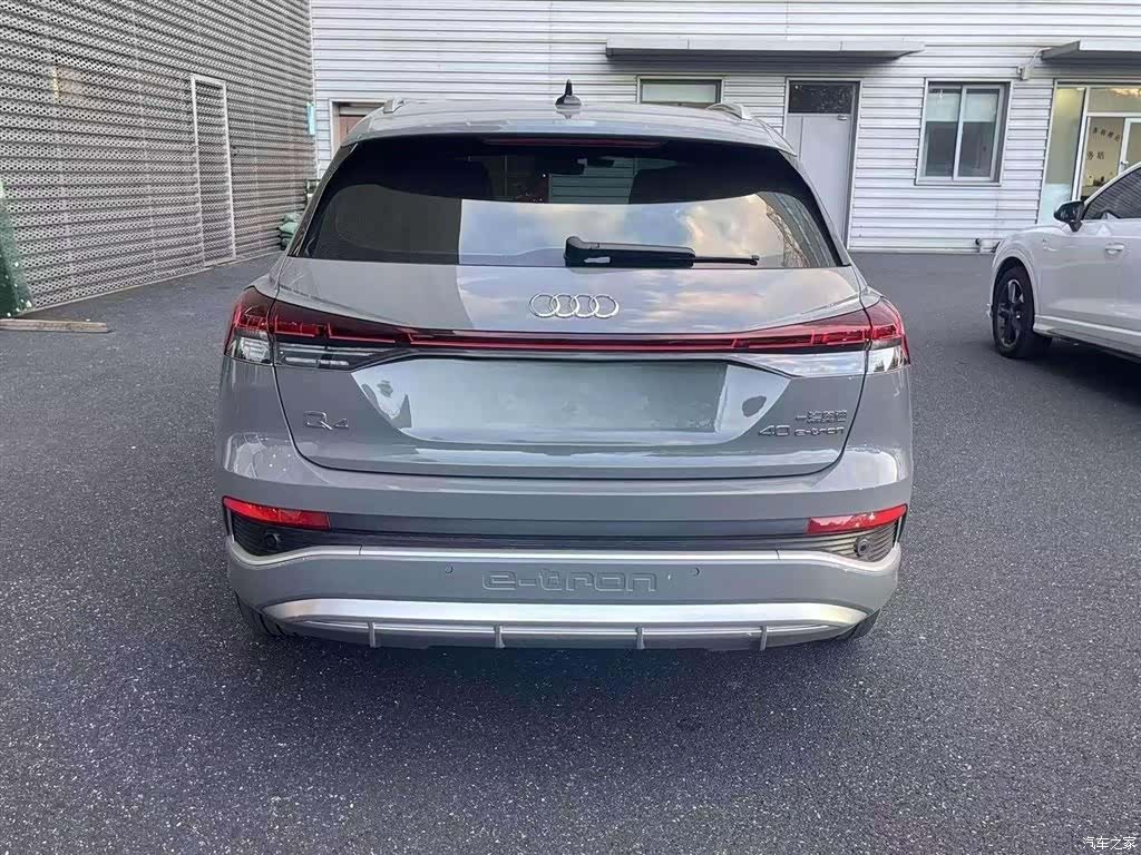 Audi Q4 e-tron, 2024 3