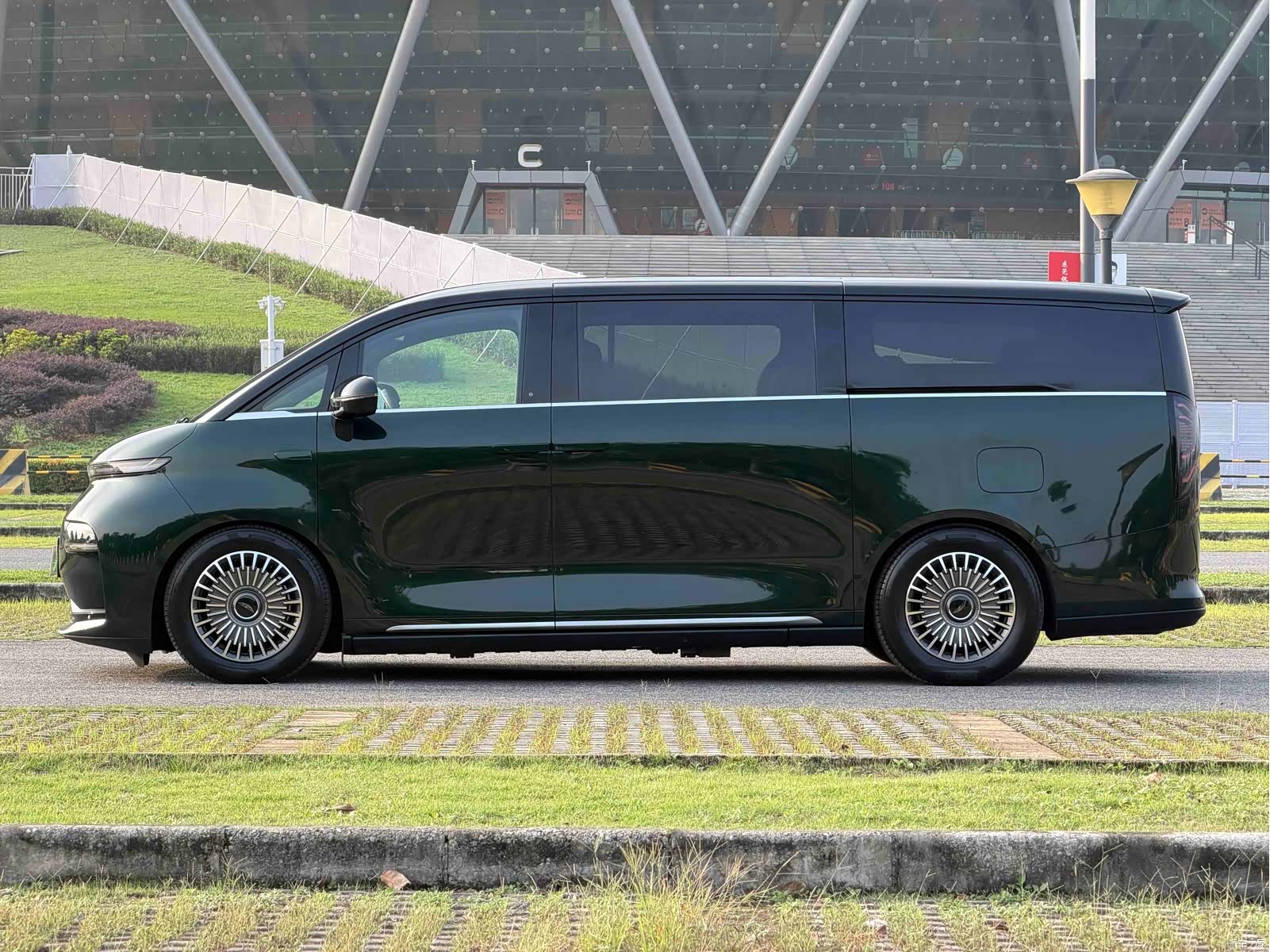 LEVC L380, 2025 все фото