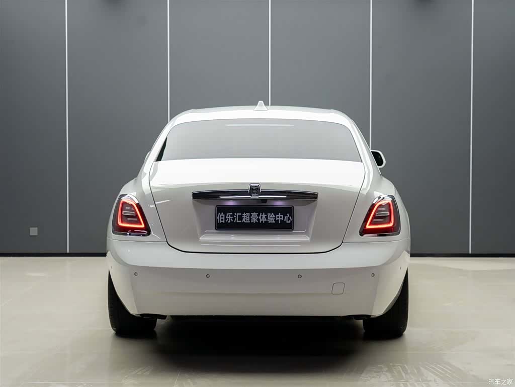 Rolls-Royce Ghost, 2022 7