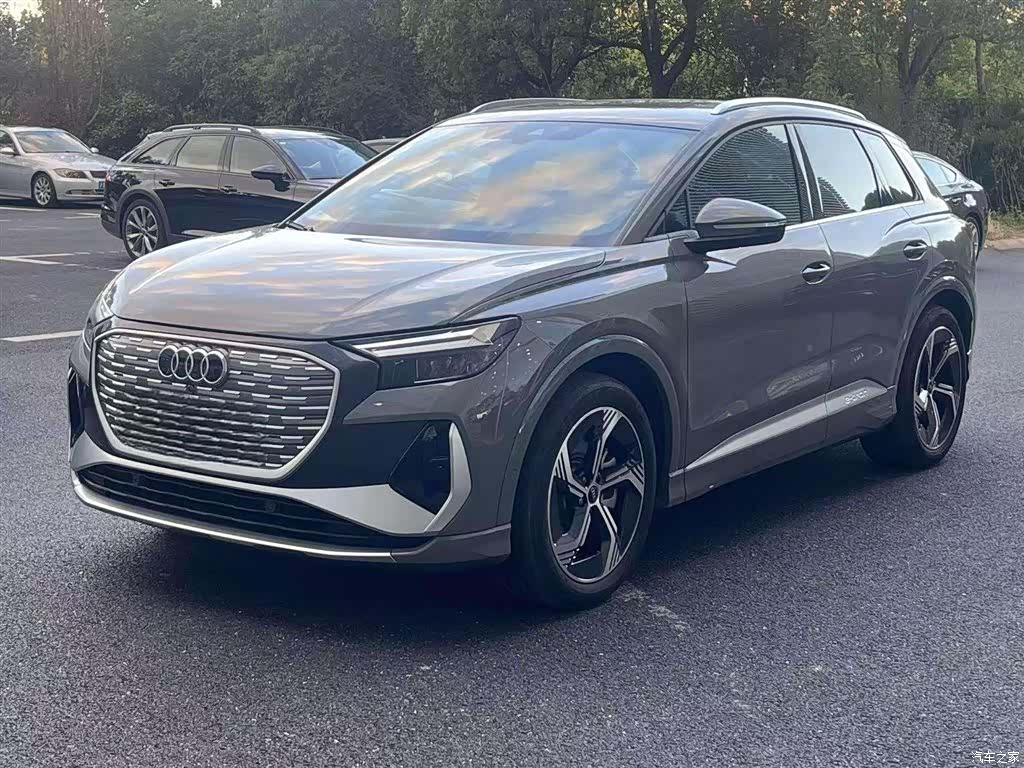 Audi Q4 e-tron, 2024 1