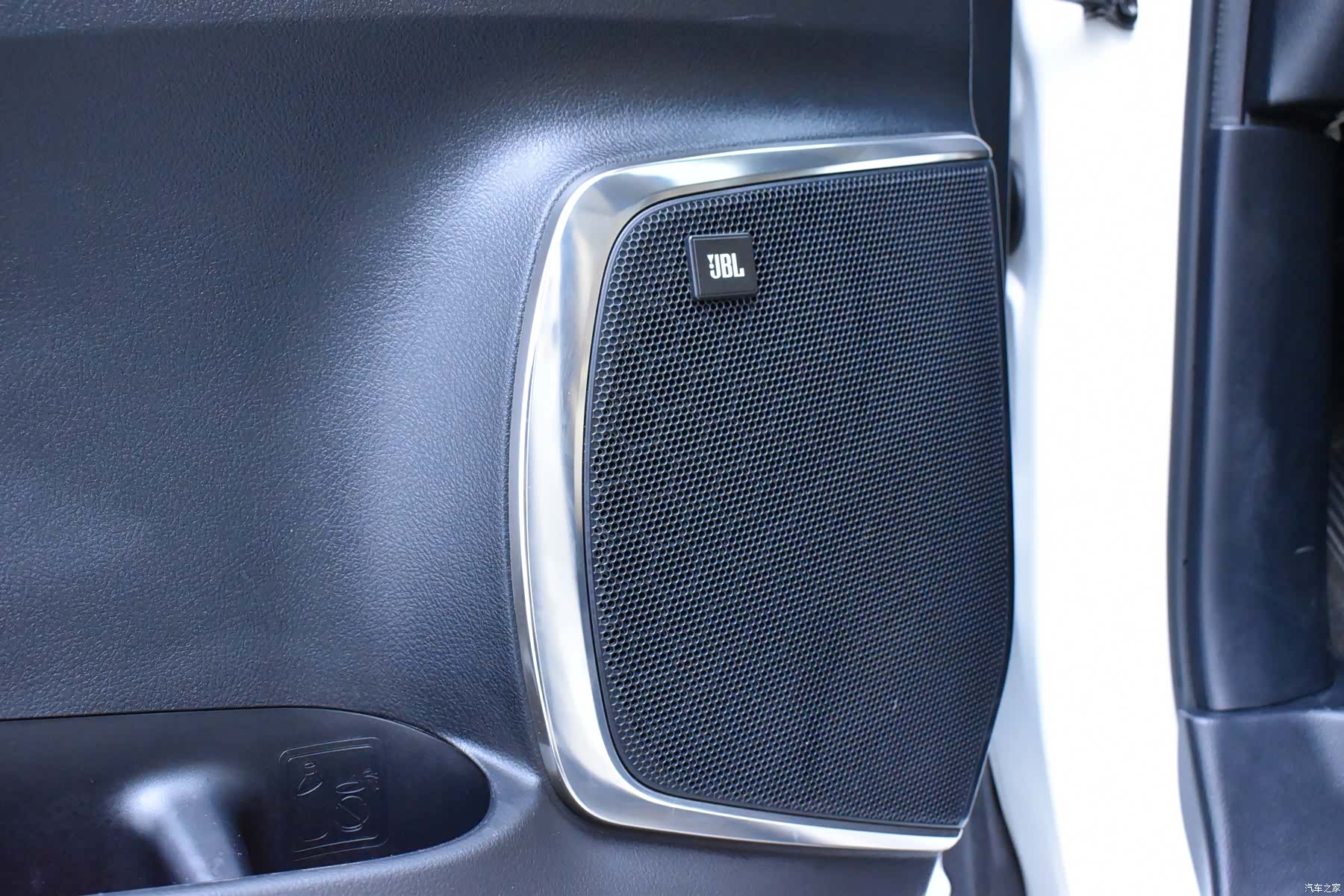 Toyota Alphard, 2017 19