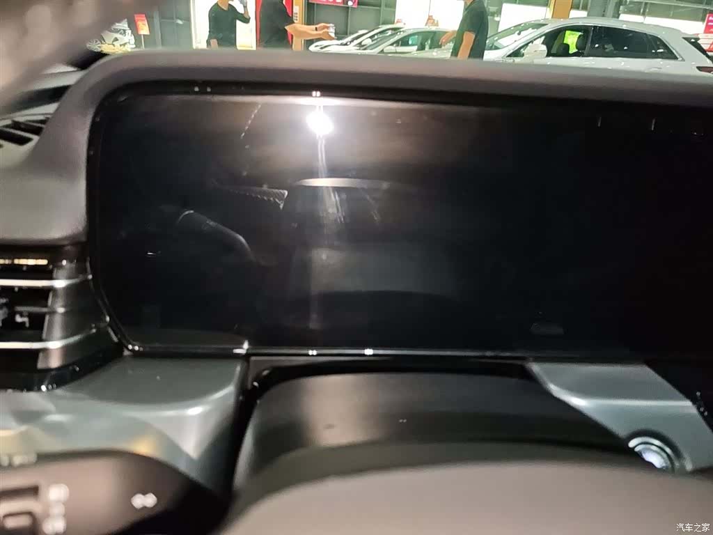 Hongqi HS5, 2023 4
