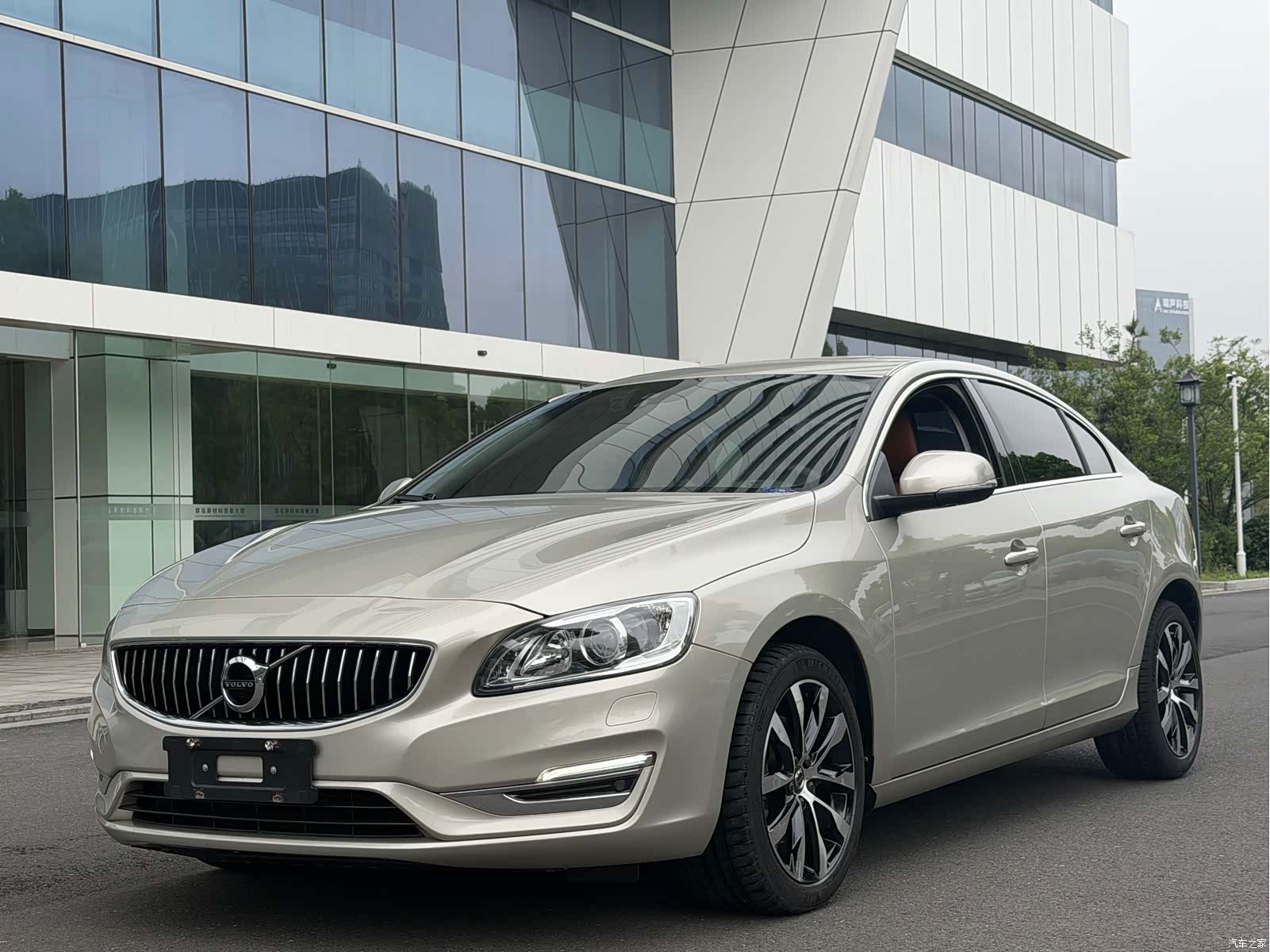 Volvo S60, 2019 3