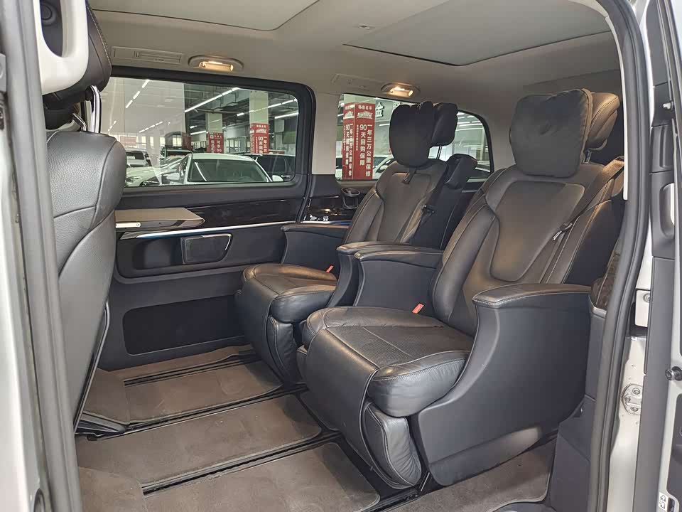 Mercedes-Benz V-class