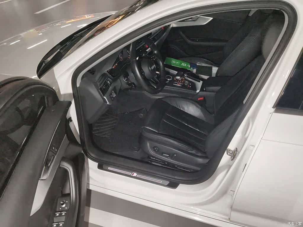 Audi A4L, 2019 14