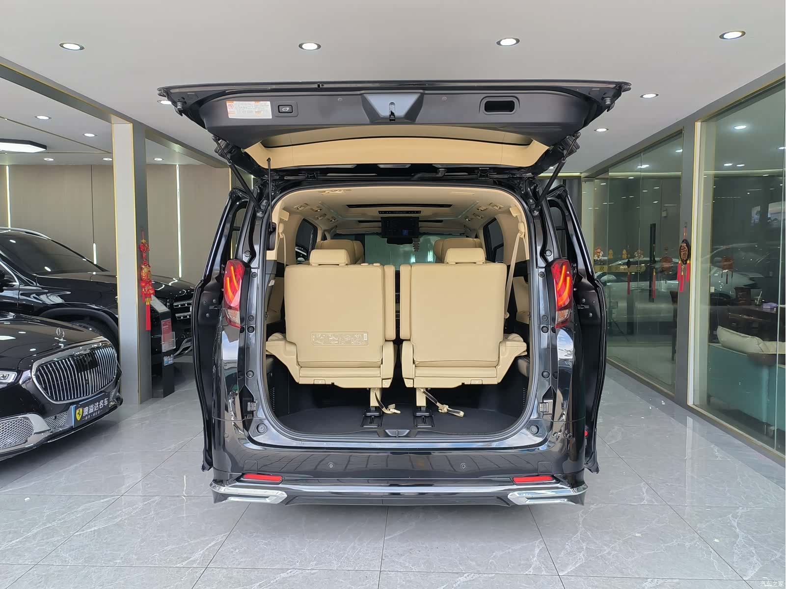 Toyota Alphard, 2018 21
