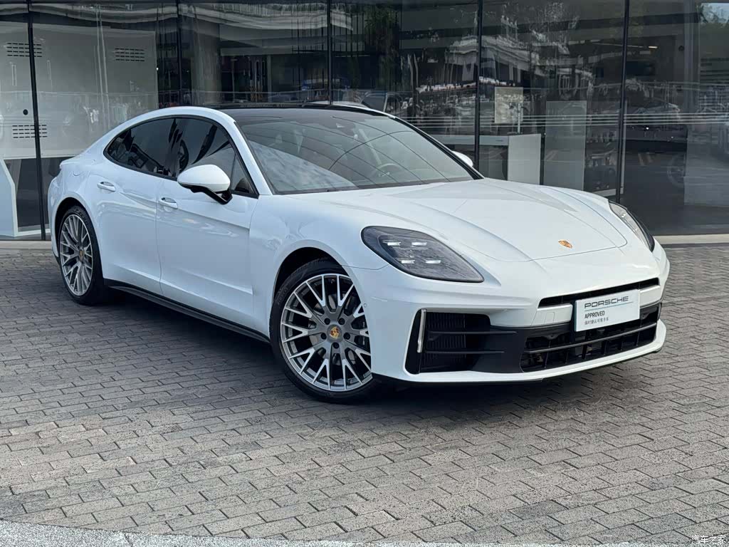 Porsche Panamera, 2024 2