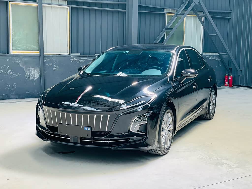 Hongqi E-QM5