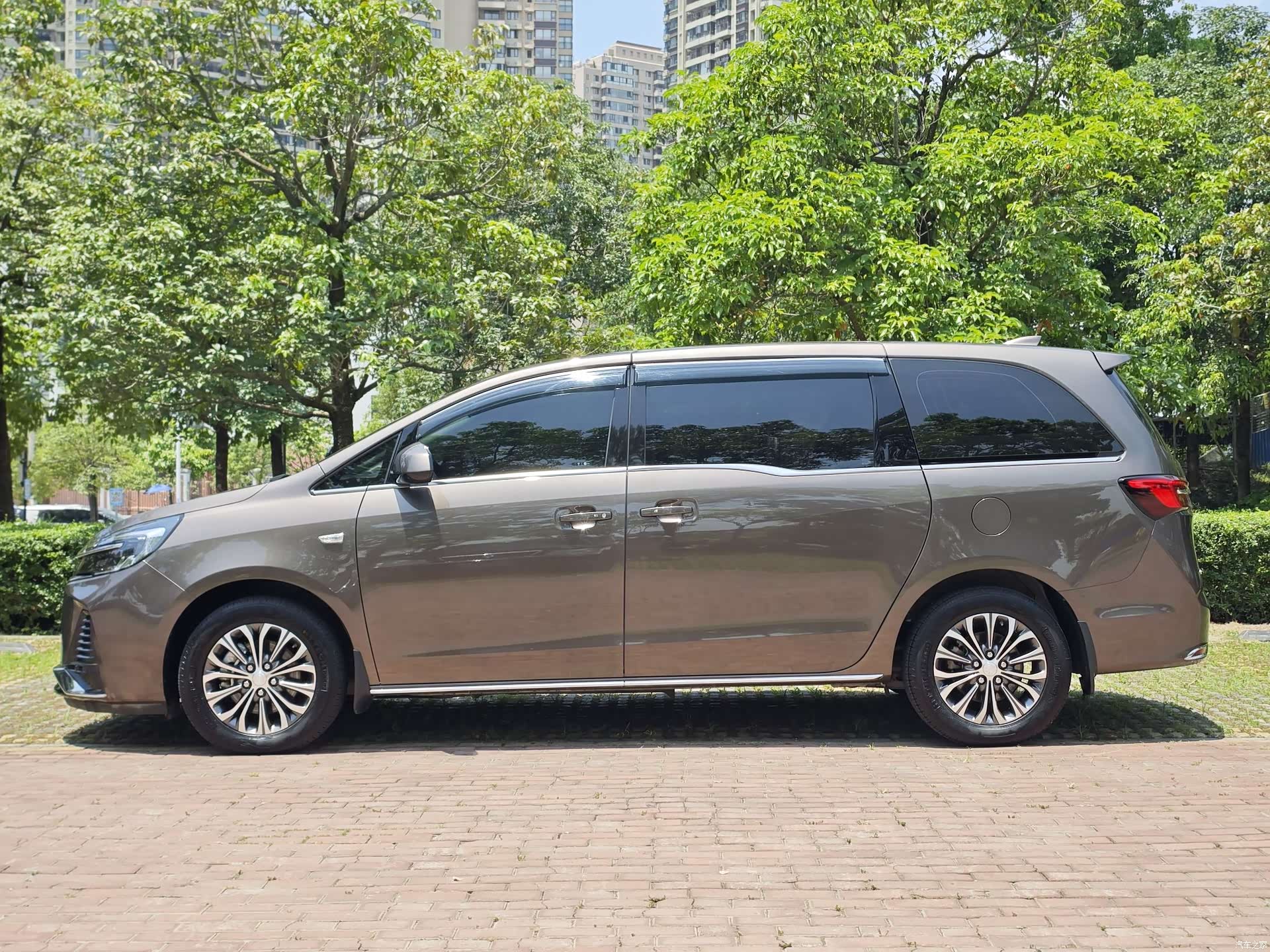 Buick GL8, 2023 4