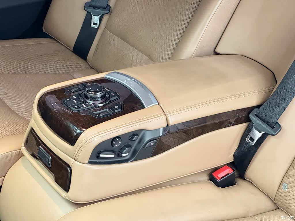 BMW 7 Series, 2012 12
