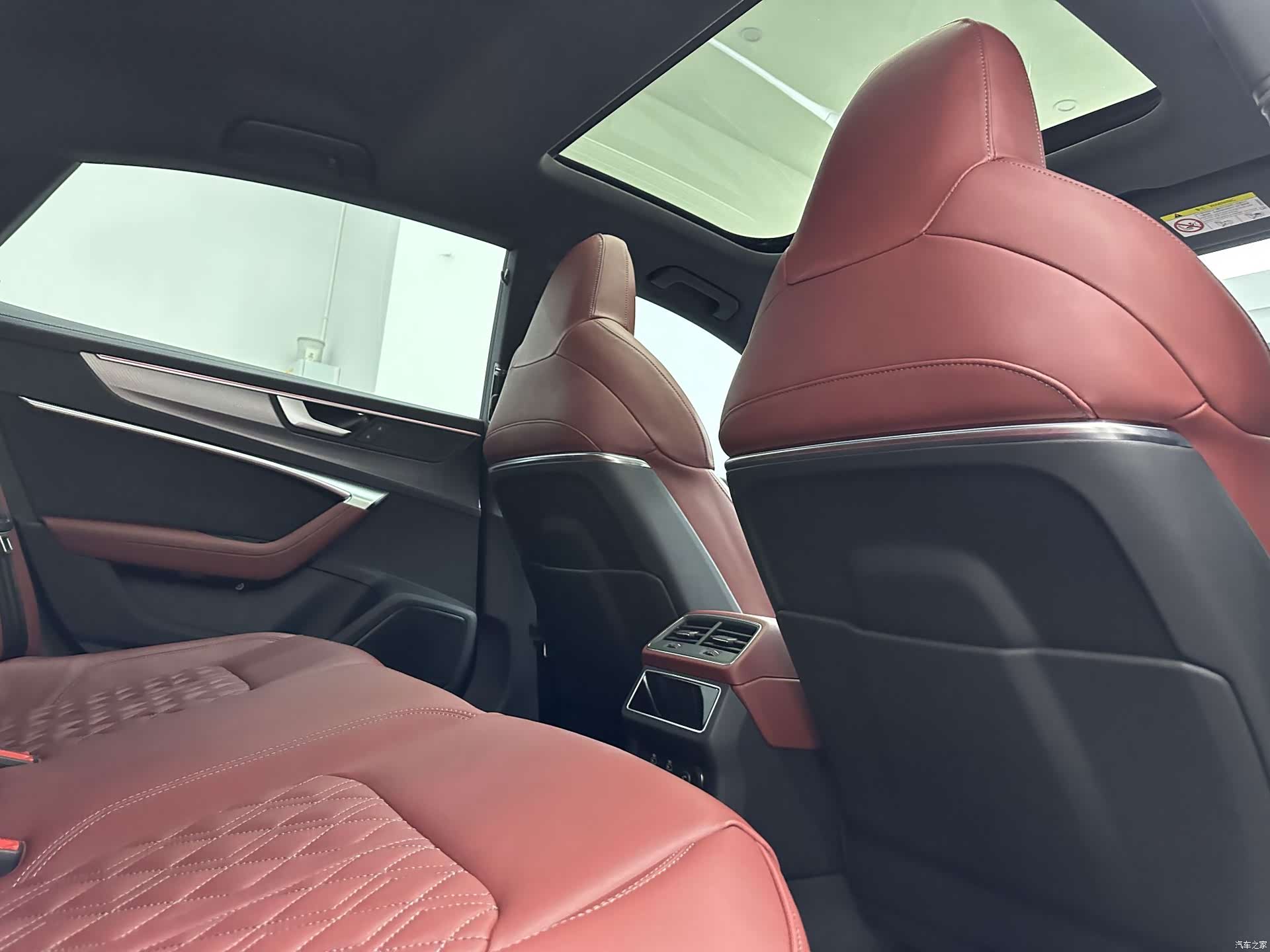 Audi A7L, 2024 15