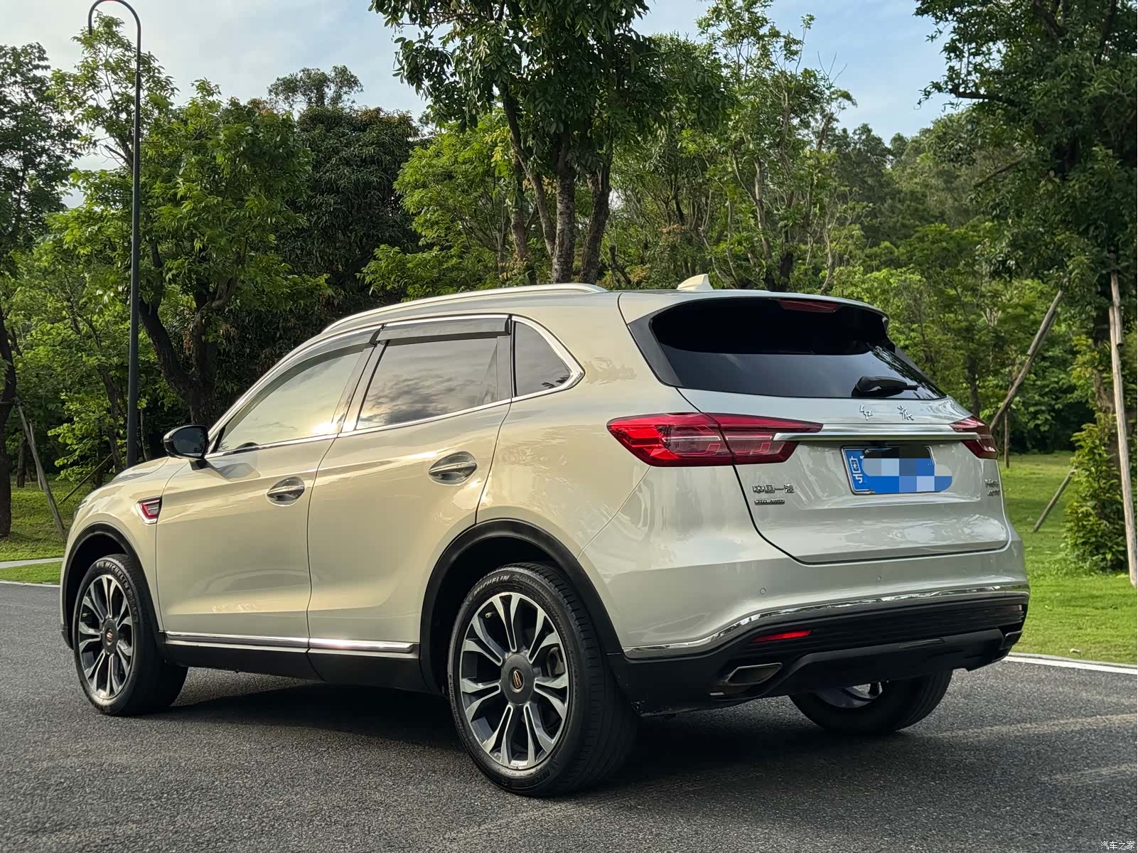 Hongqi HS5, 2020 7