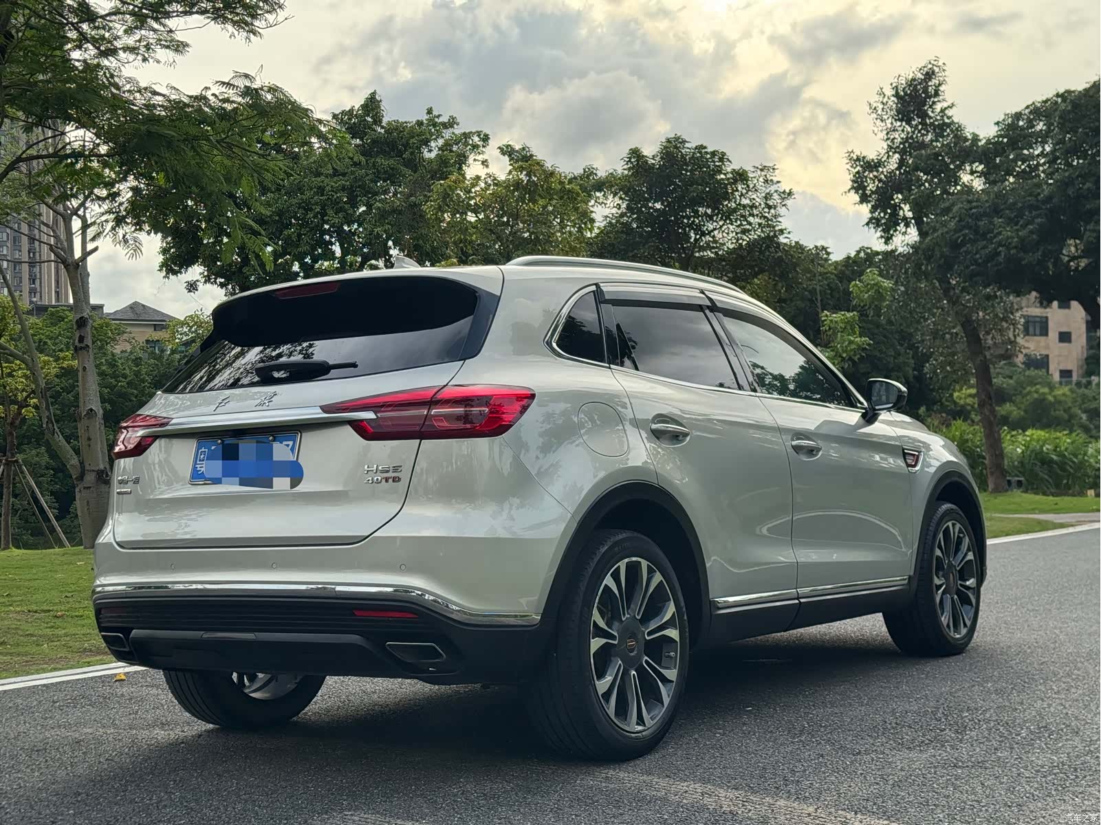 Hongqi HS5, 2020 9