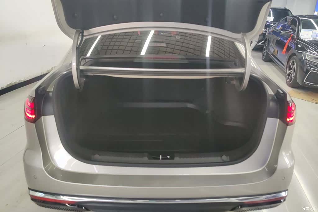 Geely 6, 2025 4