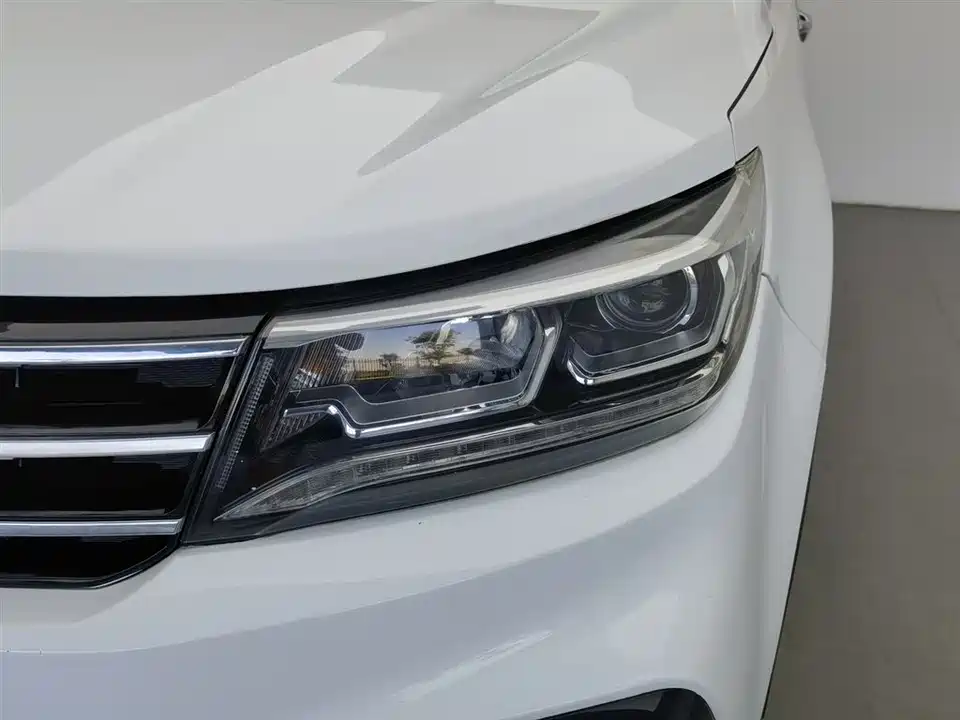 Forthing Jingyi X5 Forthing Jingyi X5