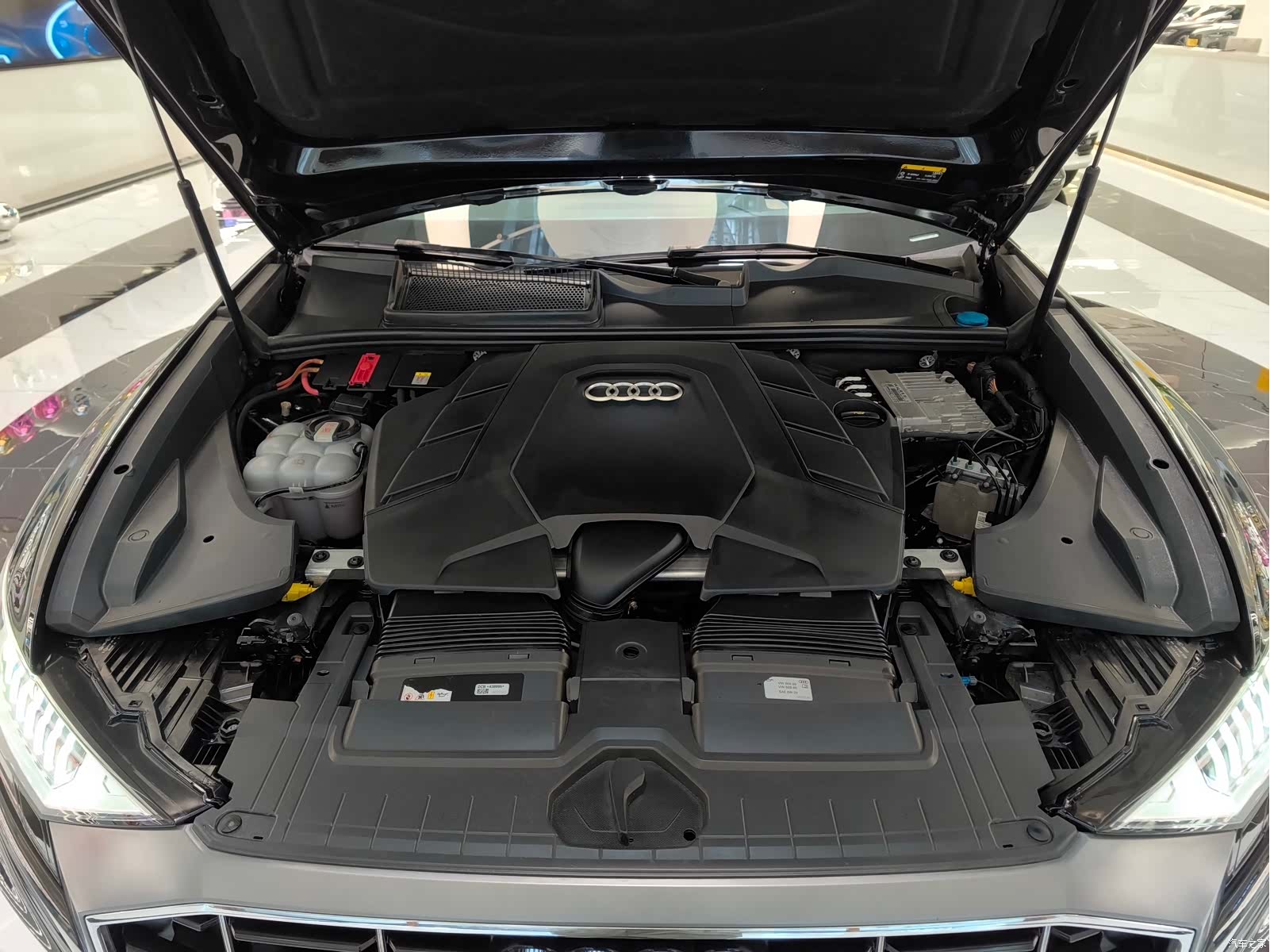 Audi Q8, 2022 39
