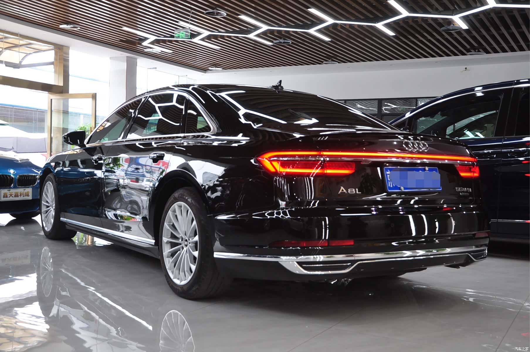 Audi A8L, 2021 3