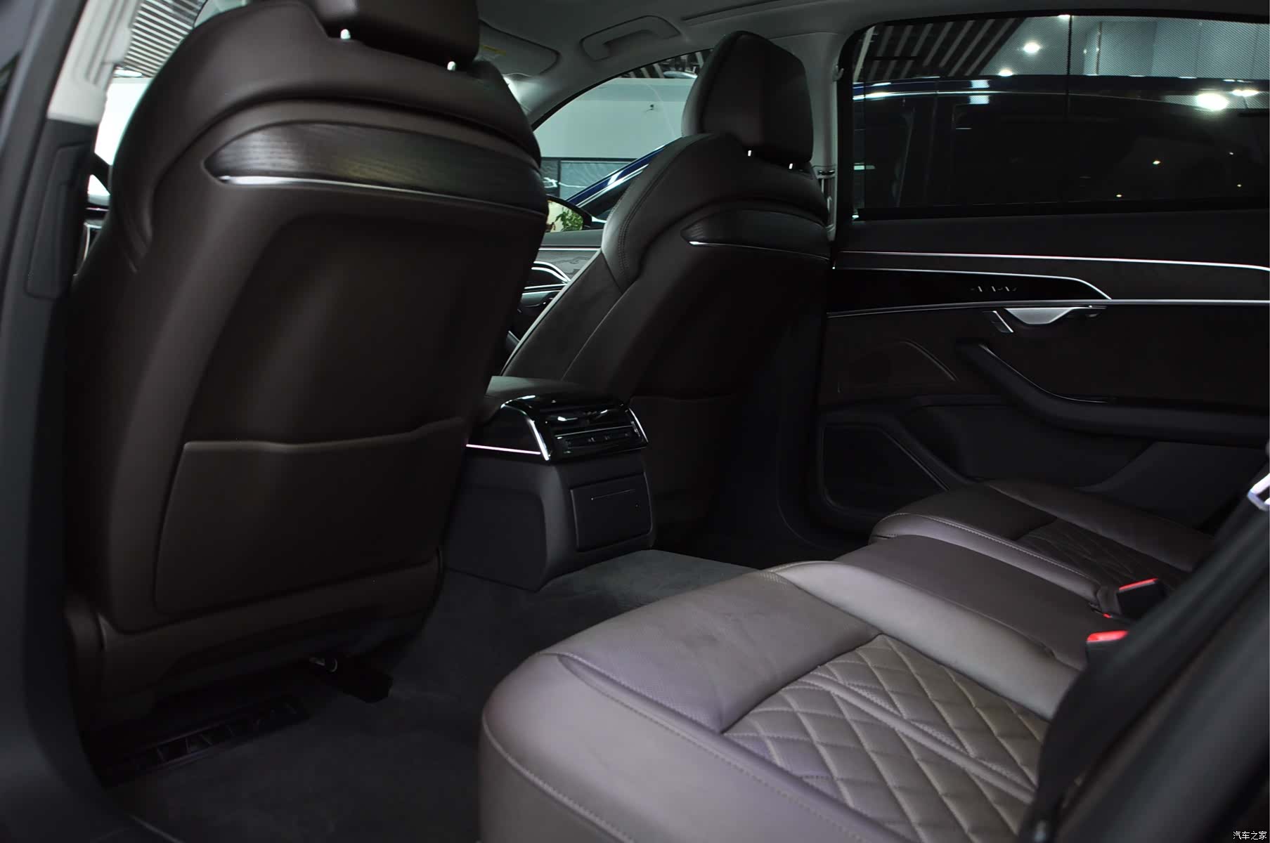 Audi A8L, 2021 6