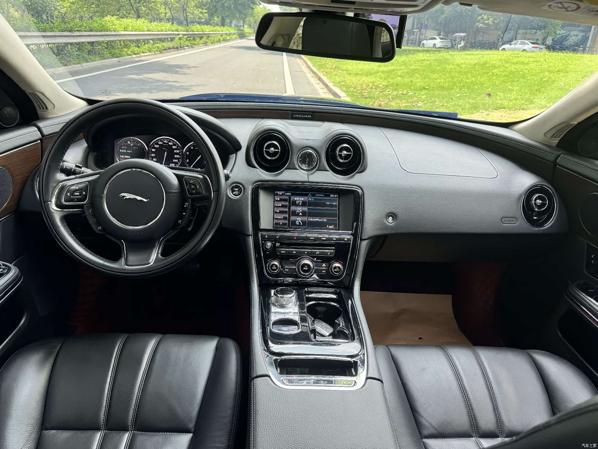 Jaguar XJ, 2014 14