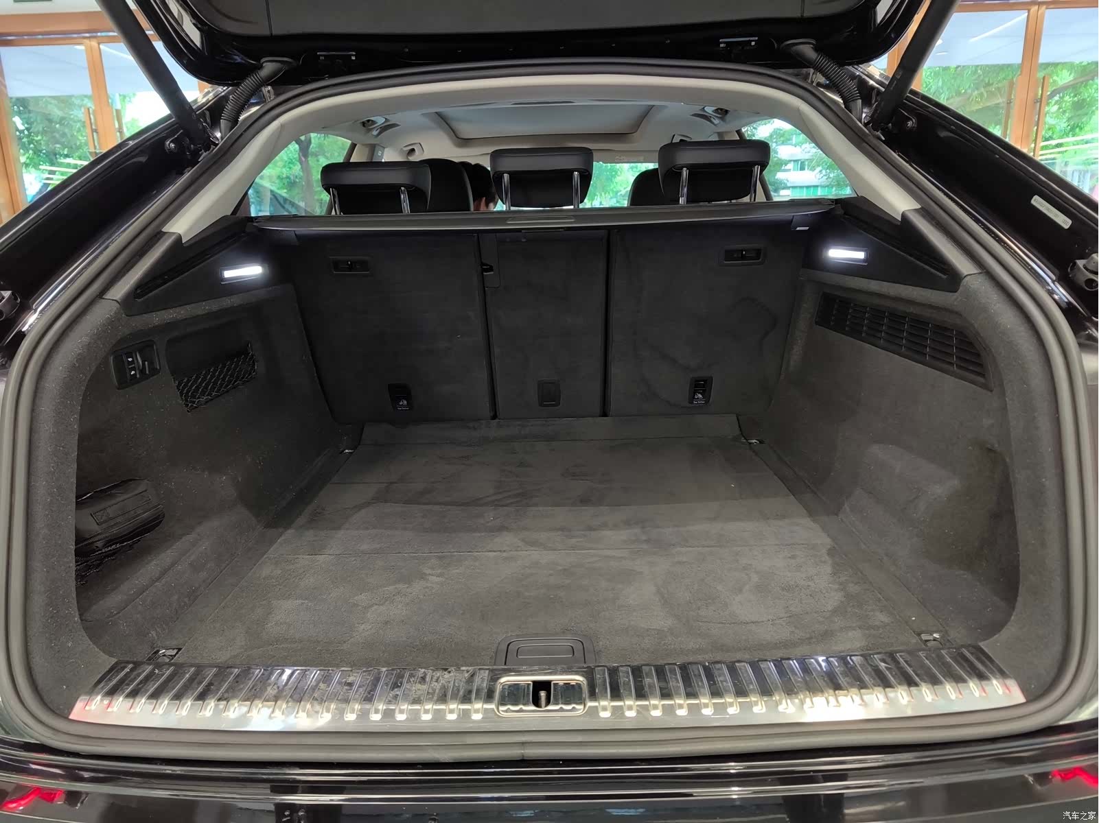 Audi Q8, 2022 33