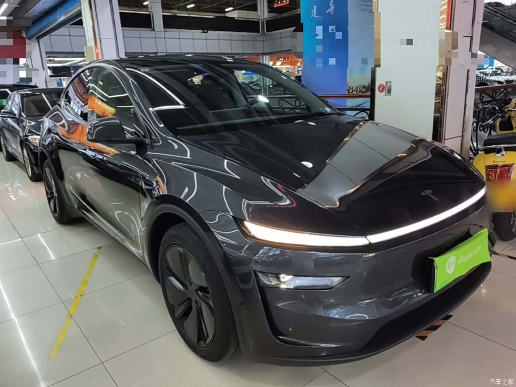 Tesla Model Y, 2025 4